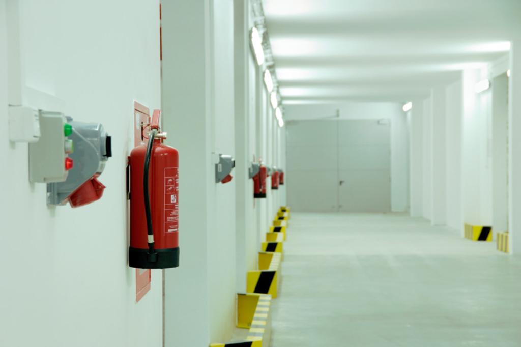 Prüfung von Brandmelde-, Alarmierungs-, und Feuerlöschanlagen